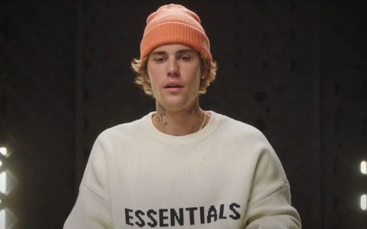 Justin Bieber Lashes Out at Paparazzi in Latest Showdown Ahead of Coachella Weekend