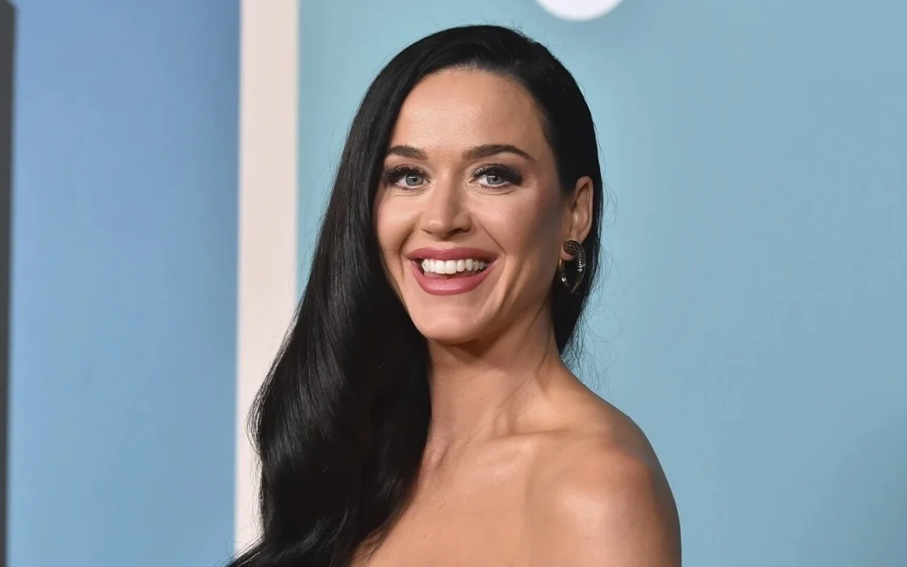 Katy Perry Appears to Clap Back at Space Flight Critics During Lifetimes Tour Kick-Off