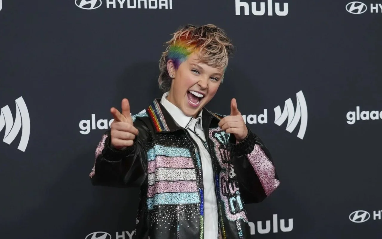 JoJo Siwa Speaks Out After Shift in Her Sexuality and Split From Non-Binary Partner Kath Ebbs