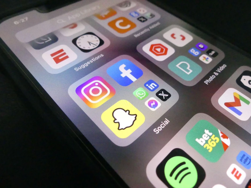 Contemporary Media Sources: Modernize Your College Papers With Podcasts, Twits & Instagram Posts