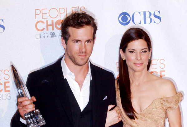 Ryan Reynolds, Sandra Bullock<br>36th Annual People's Choice Awards - Press Room