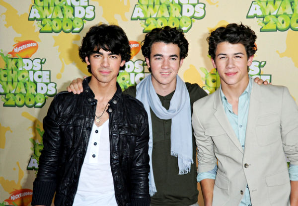 Jonas Brothers<br>Nickelodeon's 2009 Kids' Choice Awards - Arrivals