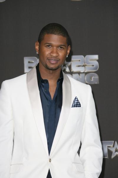 Usher<br>BET's 25th Anniversary Show - Press Room
