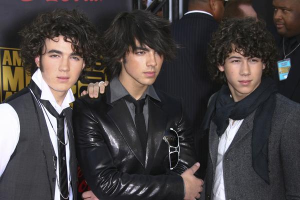 Jonas Brothers<br>2007 American Music Awards - Red Carpet