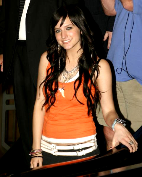 Ashlee Simpson;<br>CD Release Signing For Autobiography