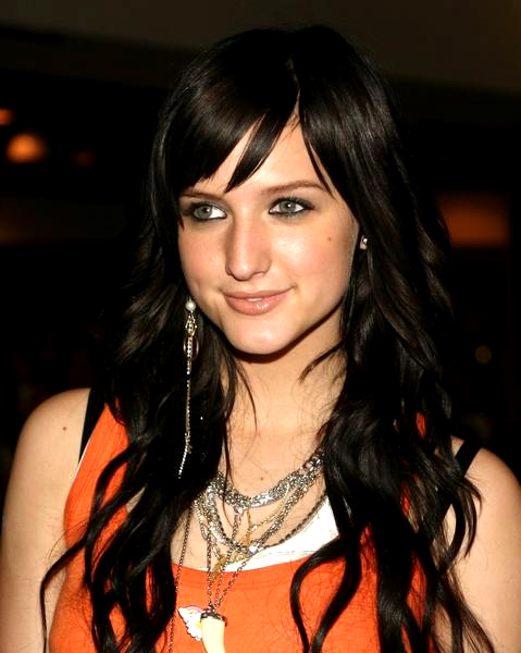 Ashlee Simpson<br>CD Release Signing For Autobiography
