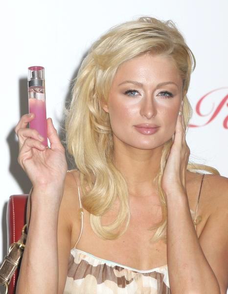 Paris Hilton<br>Paris Hilton Launches Her New Fragrance at Macy's Herald Square