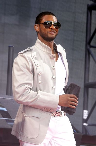 Usher<br>Usher Performs on ABC's 