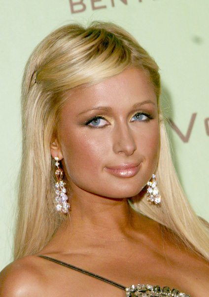 Paris Hilton<br>12th Annual Elton John AIDS Foundation Oscar Party Co-hosted by In Style - Arrivals