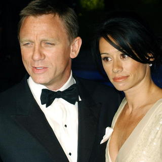 Daniel Craig, Satsuki Mitchell in 2007 Vanity Fair Oscar Party