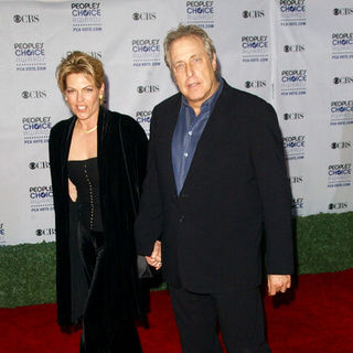 Charles Roven; in 35th Annual People's Choice Awards - Arrivals