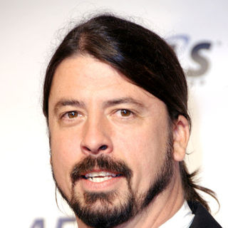 Dave Grohl in Neil Diamond Honored as the 2009 Musicares Person Of The Year - Arrivals