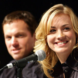 Adam Baldwin;Yvonne Strahovski; in Wonder Con - Day 3