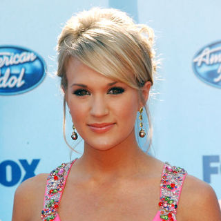 Carrie Underwood in 2009 American Idol Finale - Arrivals