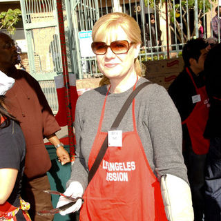 Bonnie Hunt in 2009 Christmas Eve at The Los Angeles Mission