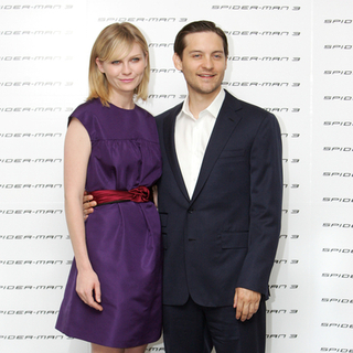 Tobey Maguire, Kirsten Dunst in Spider-Man 3 Photocall in Rome, Italy