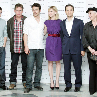Tobey Maguire, Kirsten Dunst, James Franco, Topher Grace, Sam Raimi in Spider-Man 3 Photocall in Rome, Italy