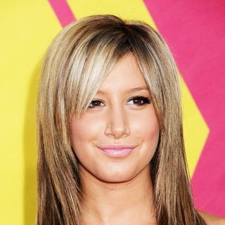 Ashley Tisdale; in 2008 MTV Video Music Awards - Arrivals