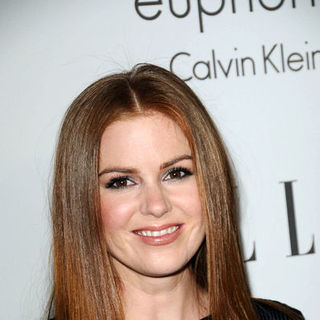 Isla Fisher in ELLE Magazine's 15th Annual Women in Hollywood Tribute - Arrivals