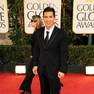 Mario Lopez in 66th Annual Golden Globes - Arrivals