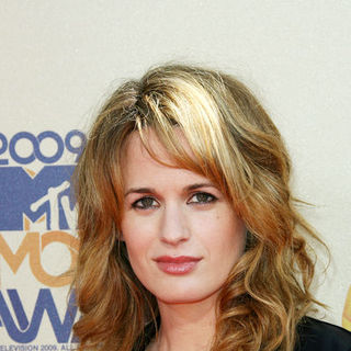 Elizabeth Reaser in 18th Annual MTV Movie Awards - Arrivals