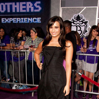 Demi Lovato in "Jonas Brothers: The 3D Concert Experience" World Premiere - Arrivals