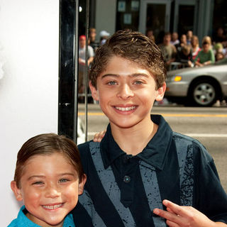 "Land of the Lost" Los Angeles Premiere - Arrivals