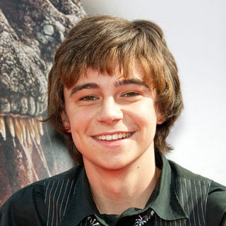 Logan Manus; in "Land of the Lost" Los Angeles Premiere - Arrivals