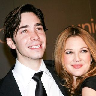 Drew Barrymore, Justin Long in Madonna and Gucci Host "A Night to Benefit Raising Malawi and UNICEF" - Arrivals