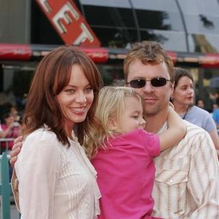 Melinda Clarke; in Chicken Little World Premiere - Arrivals