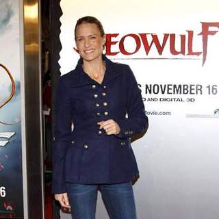 Robin Wright Penn in "Beowulf" Los Angeles Premiere - Arrivals