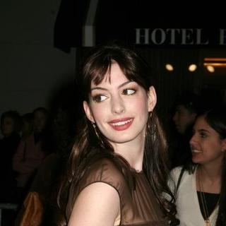 Anne Hathaway in Walk The Line New York Premiere - Arrivals
