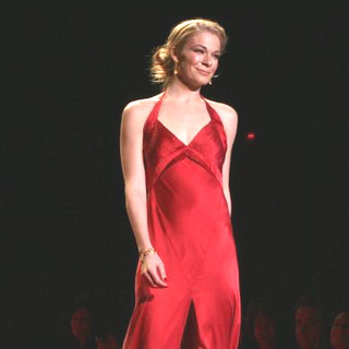 LeAnn Rimes in Olympus Fashion Week Fall 2006 - Heart Truth Red Dress Collection Show