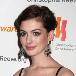 Anne Hathaway in The Christopher and Dana Reeve Foundation - A Magical Evening - Red Carpet