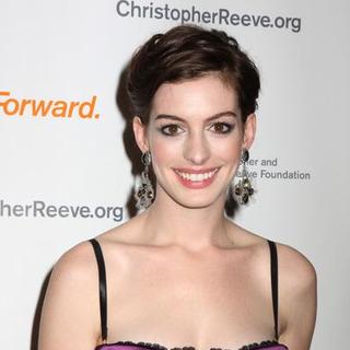Anne Hathaway in The Christopher and Dana Reeve Foundation - A Magical Evening - Red Carpet