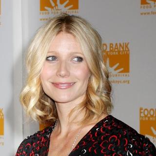 Gwyneth Paltrow in 5th Annual Can-Do Awards Dinner Marking the 25th Anniversary of Food Bank for New York City