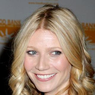 Gwyneth Paltrow in 5th Annual Can-Do Awards Dinner Marking the 25th Anniversary of Food Bank for New York City