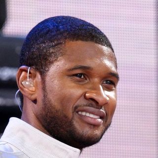 Usher Performs on ABC's "Good Morning America" at Bryant Park in New York on May 30, 2008
