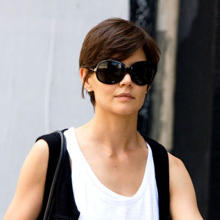Katie Holmes Arriving at Broadway Play Rehearsals in Manhattan on August 24, 2008