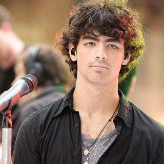 Jonas Brothers in Concert on NBC's "Today Show" - June 19, 2009
