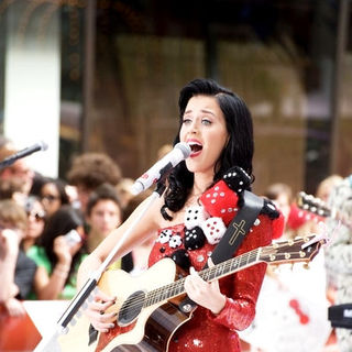 Katy Perry in Concert on NBC's "Today Show" - July 24, 2009