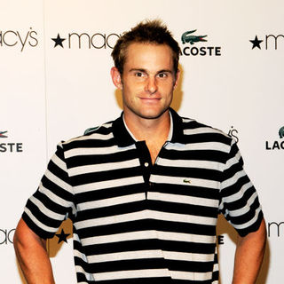 Andy Roddick in Tennis Superstar Andy Roddick at Macy's for Lacoste's 75th Anniversary - August 21, 2008