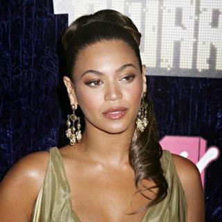 Beyonce Knowles in 2007 MTV Video Music Awards - Red Carpet