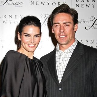 Angie Harmon, Jason Sehorn in The Palazzo Las Vegas Grand Opening - Arrivals