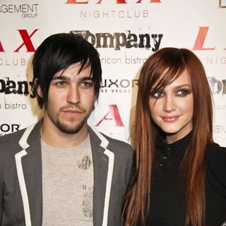 Ashlee Simpson, Pete Wentz in Ashlee Simpson in Concert at LAX Nightclub - February 23, 2008 - Arrivals
