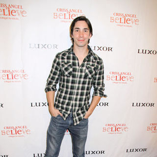 Justin Long in "Criss Angel Believe" by Cirque du Soleil Opening Night - Black Carpet Arrivals