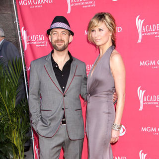Sugarland in 44th Annual Academy Of Country Music Awards - Arrivals