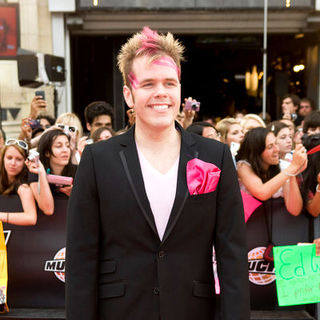 Perez Hilton; in 2009 MuchMusic Video Awards - Red Carpet Arrivals