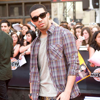 2009 MuchMusic Video Awards - Red Carpet Arrivals