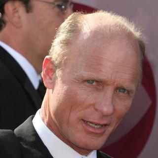Ed Harris in 57th Annual Primetime Emmy Awards - Arrivals